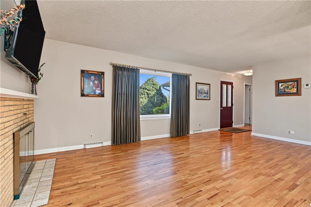 1610 Country Club Road Property Photo 6