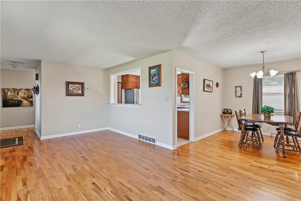 1610 Country Club Road Property Photo 7
