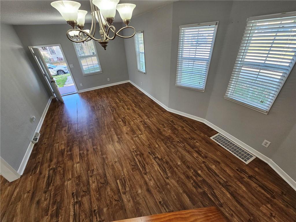1324 Hickory Street Property Photo 3