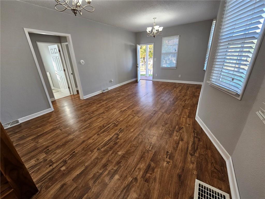 1324 Hickory Street Property Photo 4