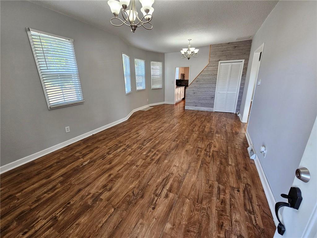 1324 Hickory Street Property Photo 5