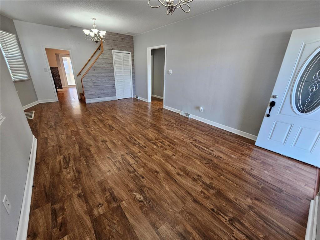 1324 Hickory Street Property Photo 6