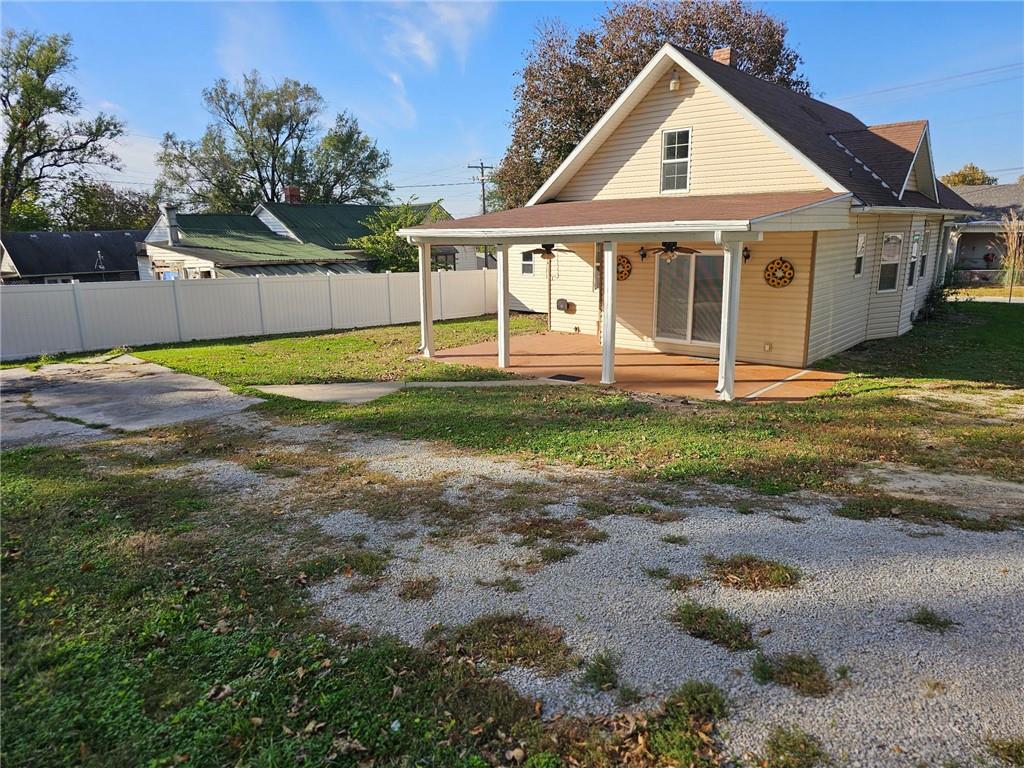1324 Hickory Street Property Photo 8