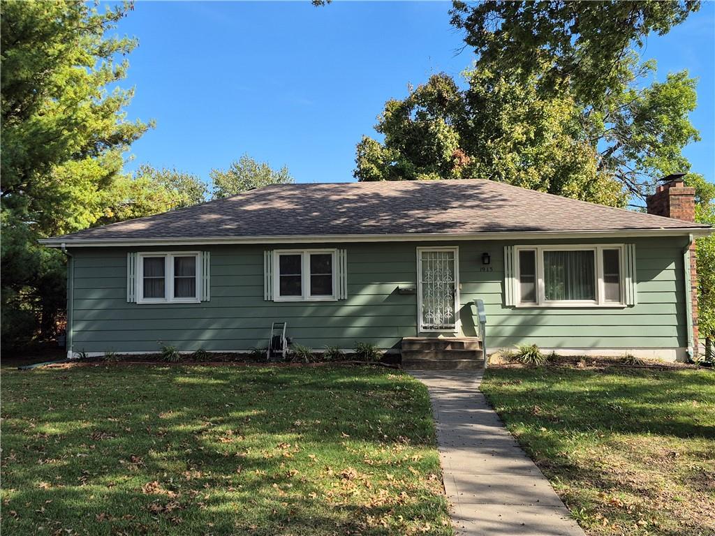1913 Grand Avenue Property Photo 1