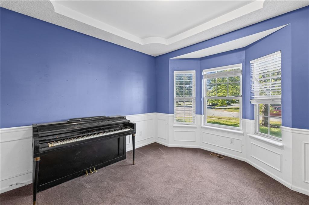 18417 Elm Street Property Photo 6