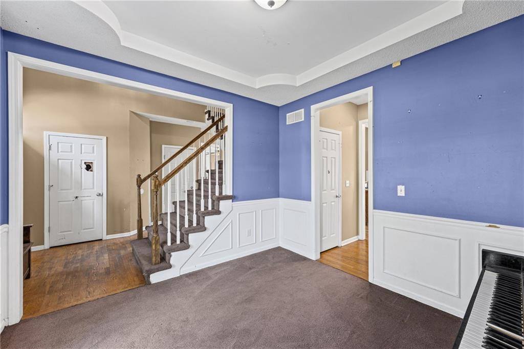 18417 Elm Street Property Photo 8