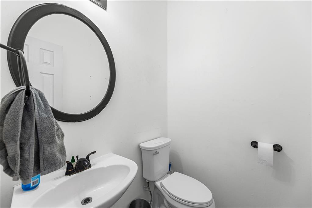 18417 Elm Street Property Photo 9