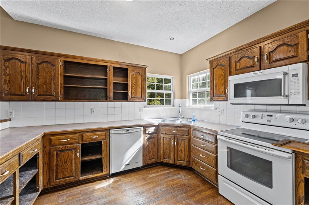 18417 Elm Street Property Photo 18