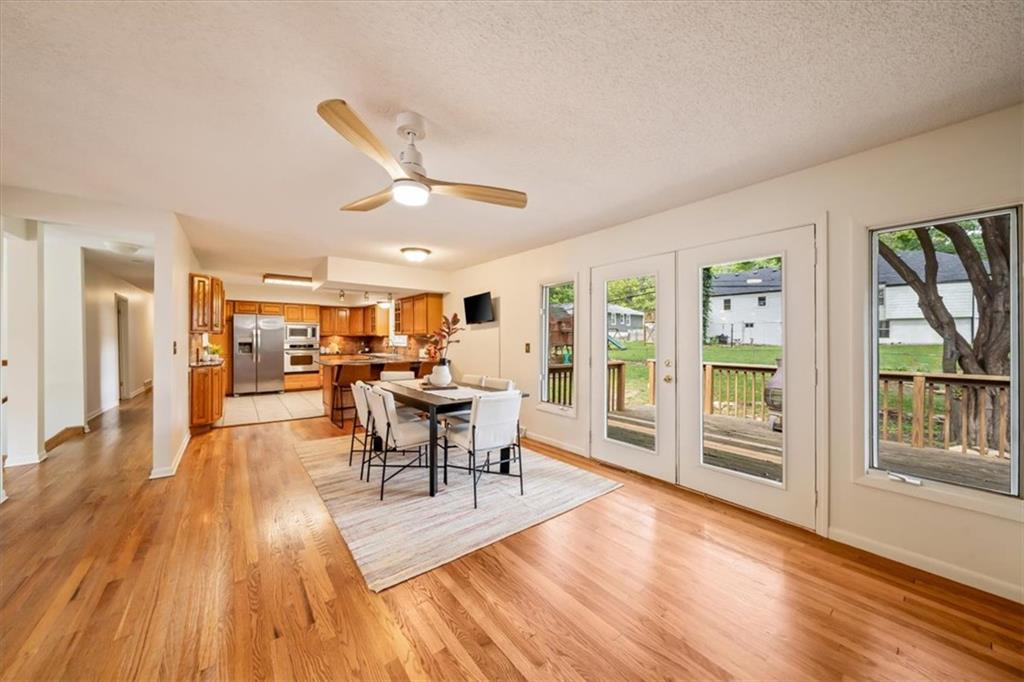 912 W 98th Street Property Photo 14