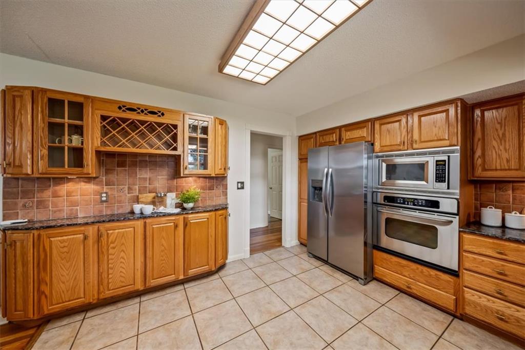 912 W 98th Street Property Photo 16