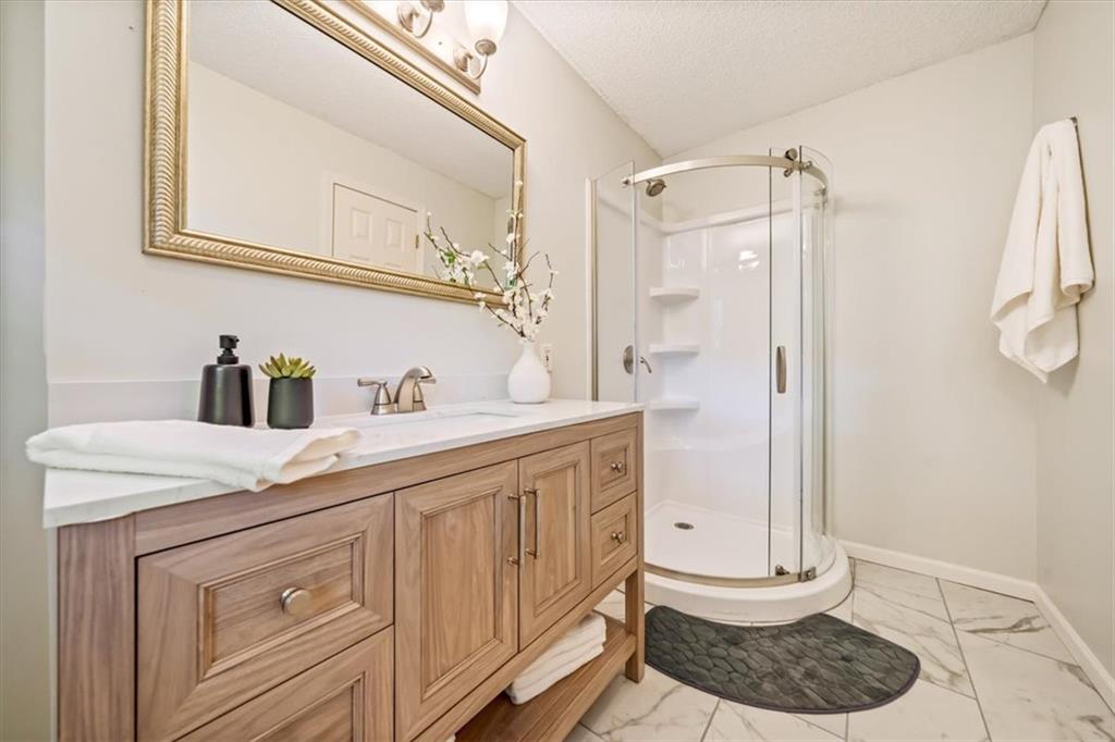 912 W 98th Street Property Photo 19