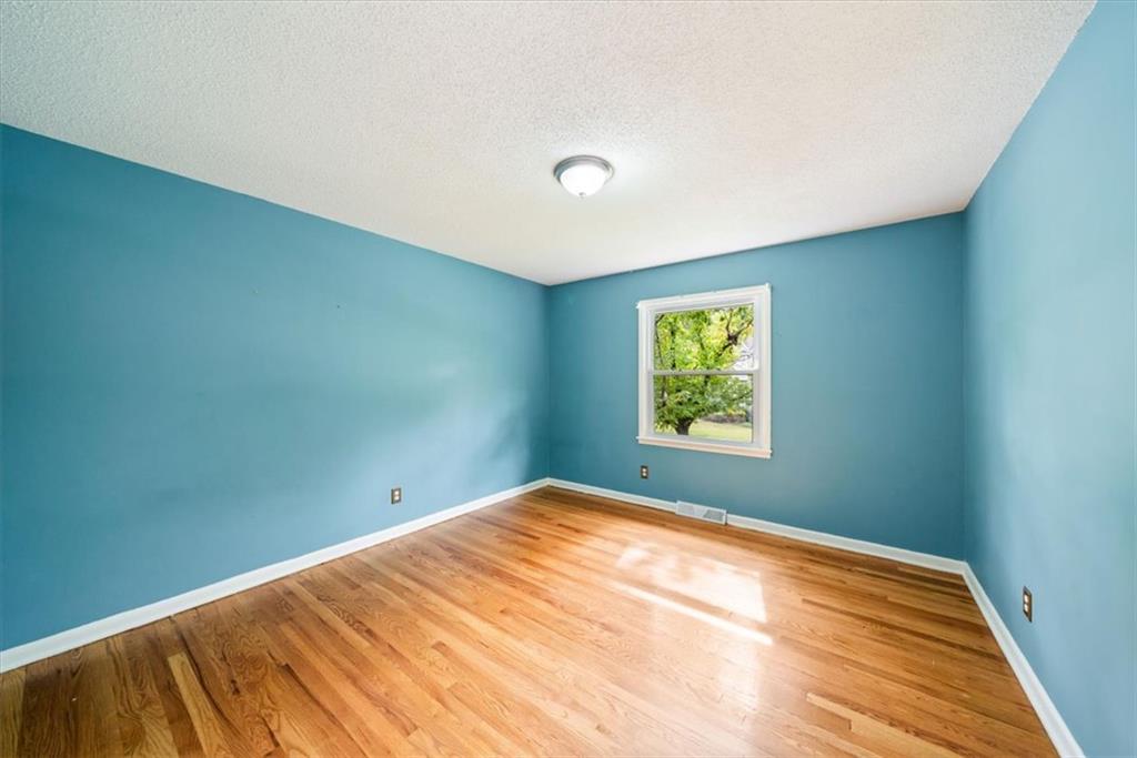 912 W 98th Street Property Photo 22