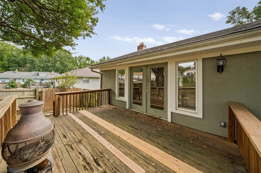 912 W 98th Street Property Photo 30