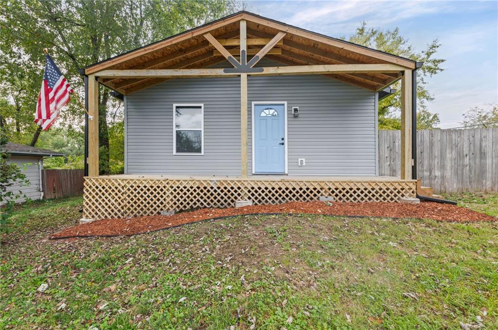 1409 Dakota Street Property Photo 1