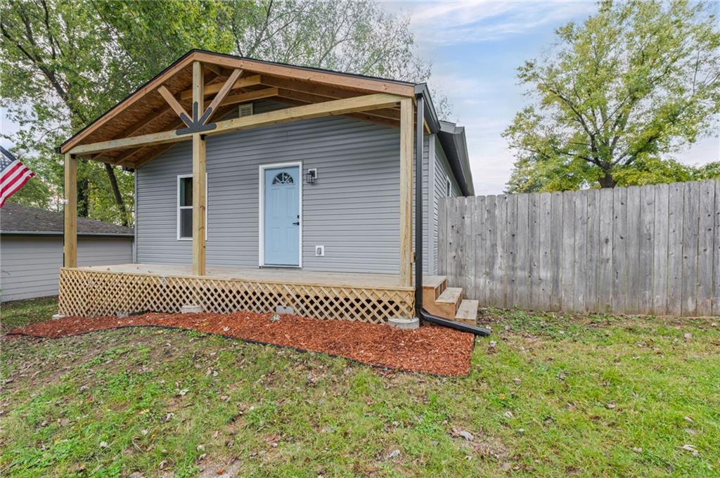 1409 Dakota Street Property Photo 2