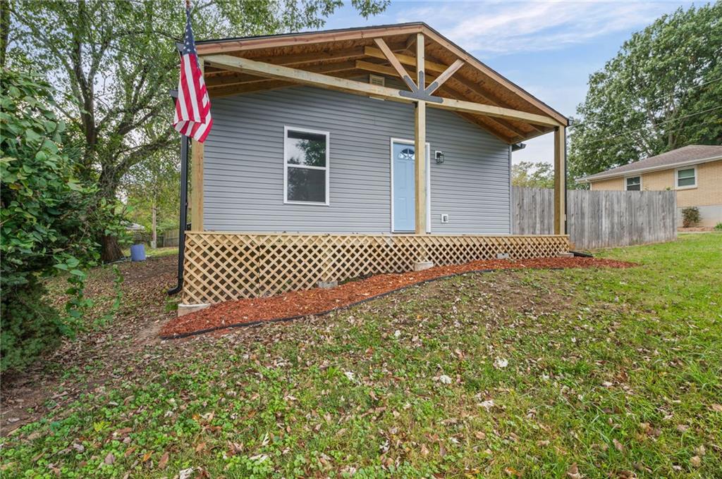 1409 Dakota Street Property Photo 3