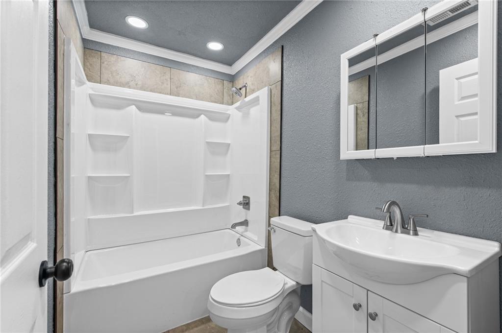 1409 Dakota Street Property Photo 11