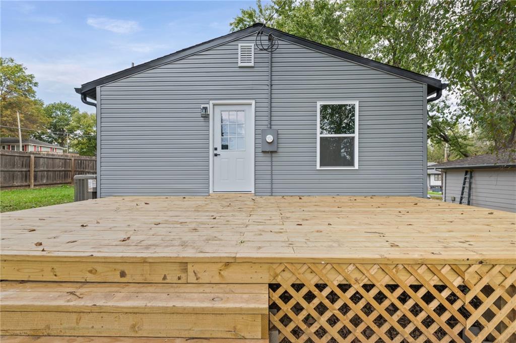 1409 Dakota Street Property Photo 23