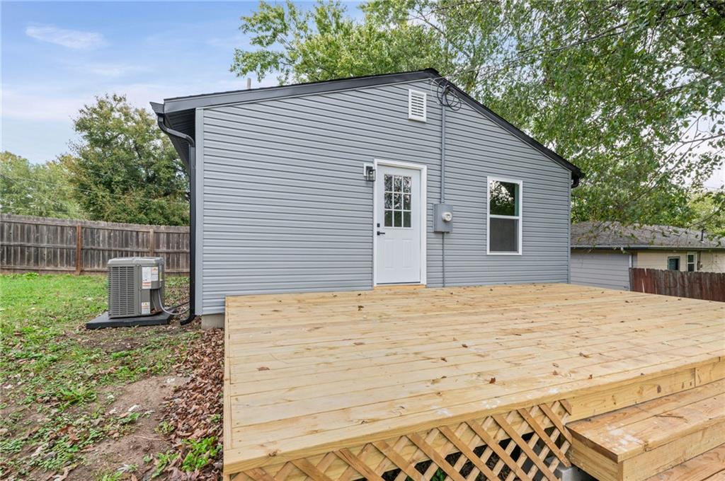 1409 Dakota Street Property Photo 24