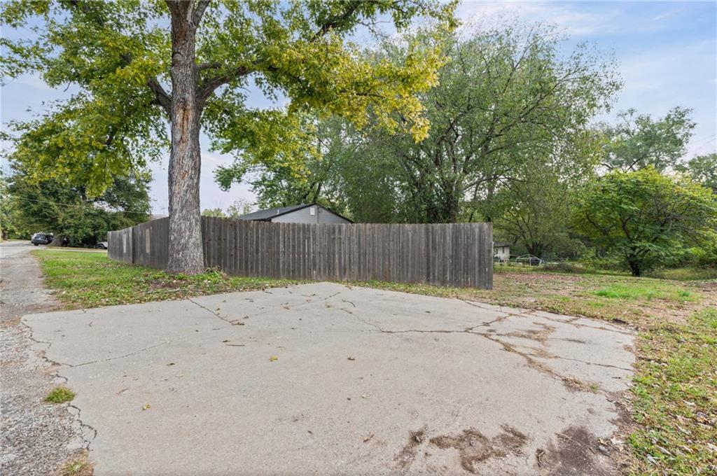 1409 Dakota Street Property Photo 26