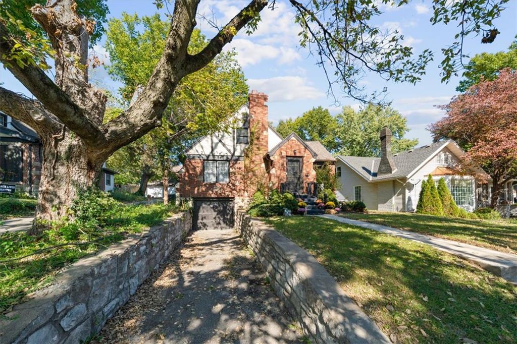2216 Nebraska Avenue Property Photo 2
