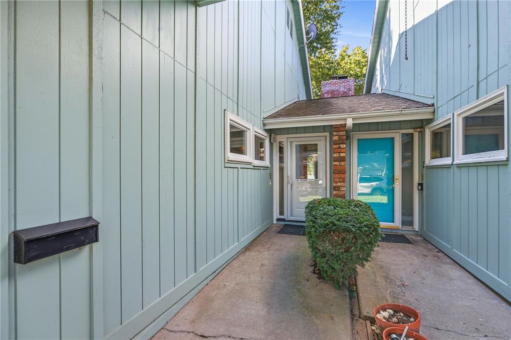 6562 W 51st Street Property Photo 2
