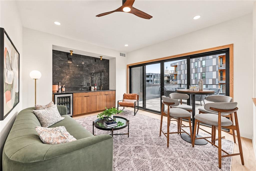 1915 Locust Street Property Photo 5