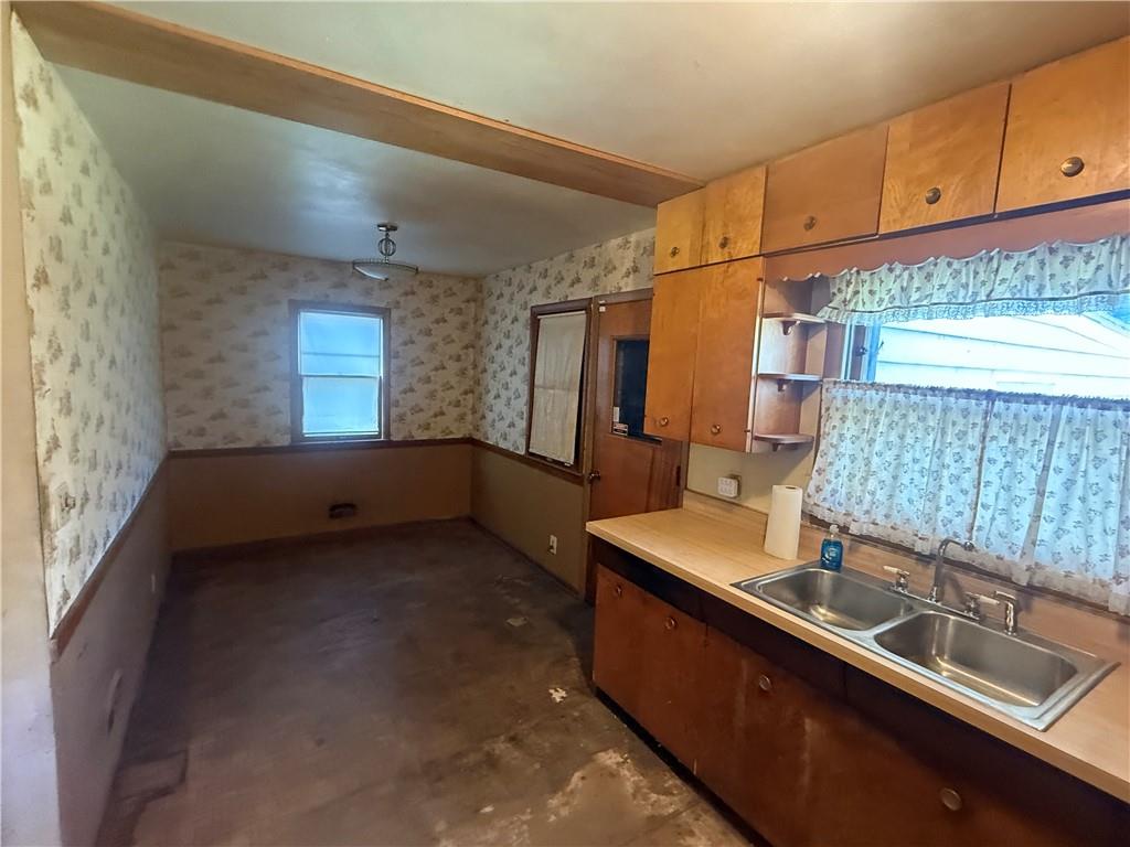 606 E 90th Street Property Photo 4