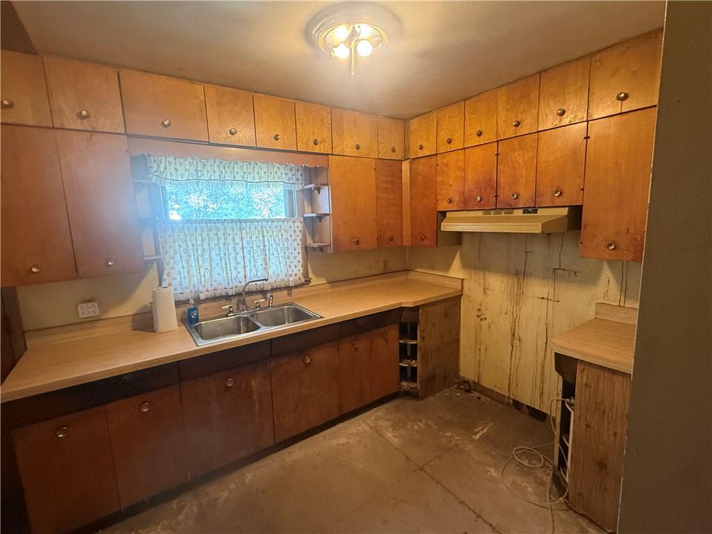 606 E 90th Street Property Photo 5