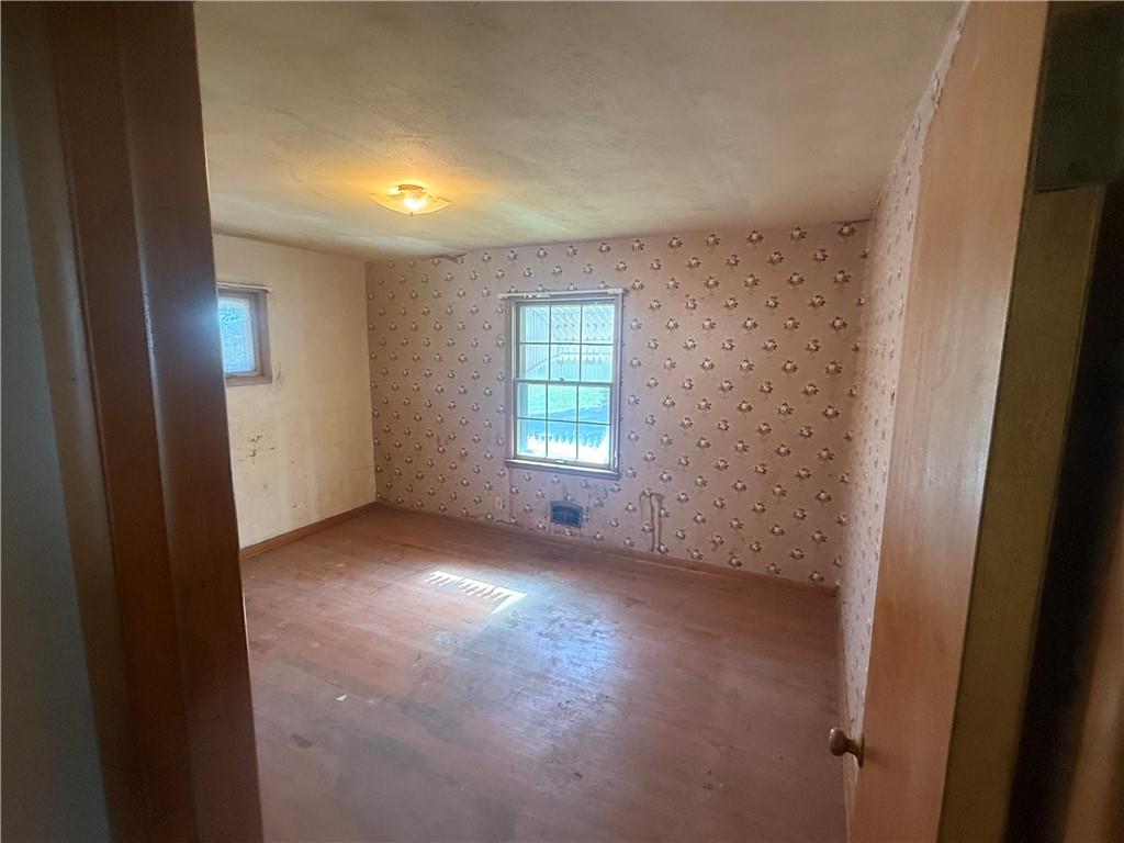 606 E 90th Street Property Photo 8