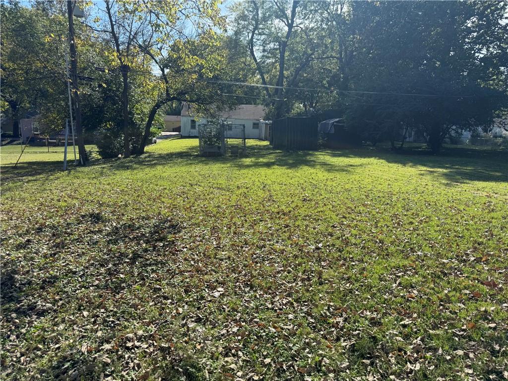 606 E 90th Street Property Photo 10