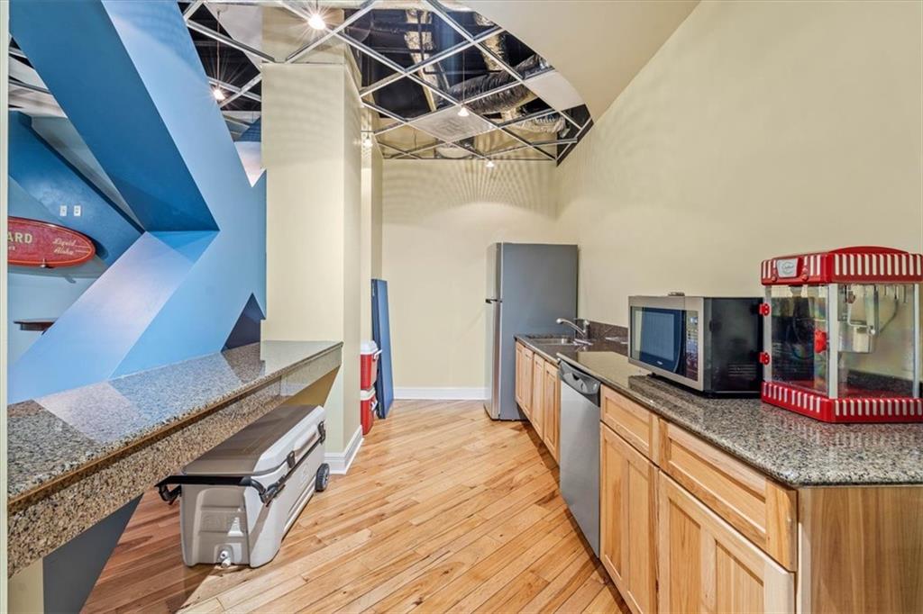 1101 Walnut Street Property Photo 5