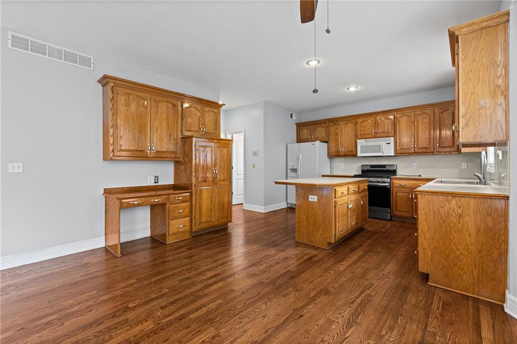 8009 W 144th Place Property Photo 8