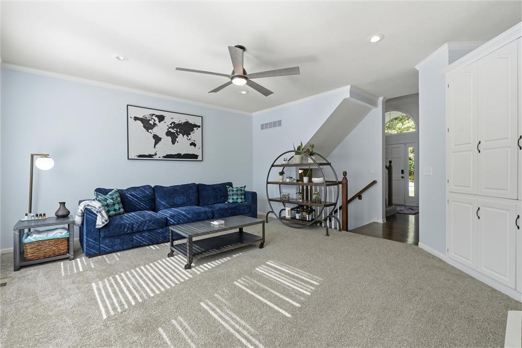 6946 Oakview Street Property Photo 10