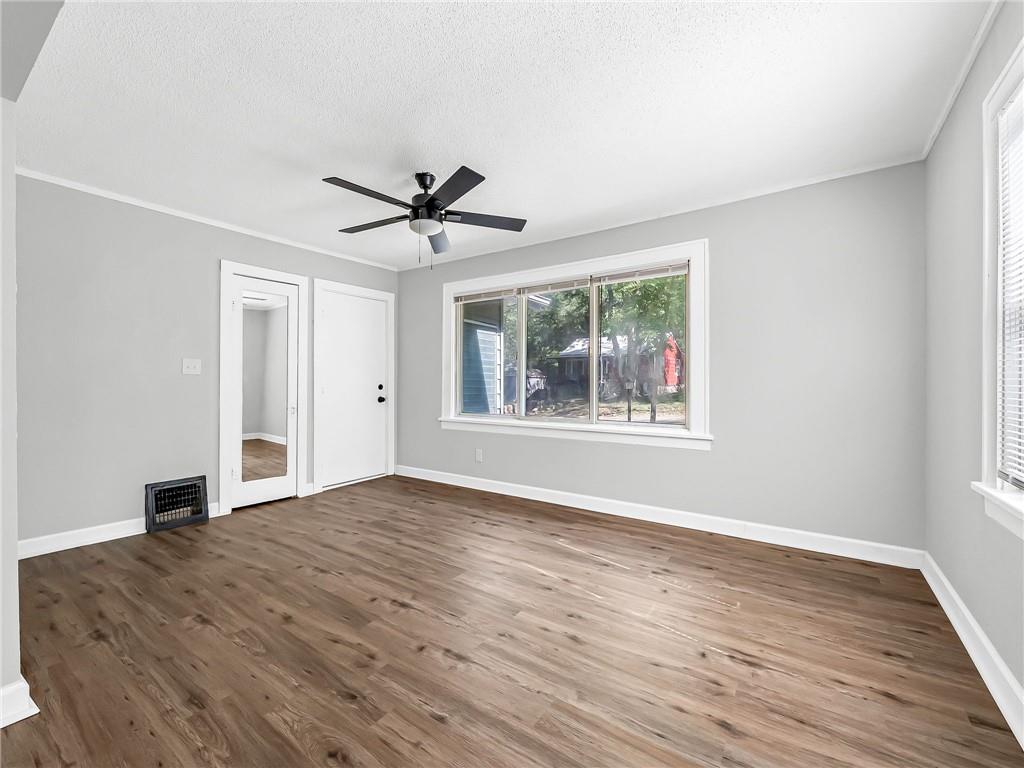 1906 S Ash Avenue Property Photo 3