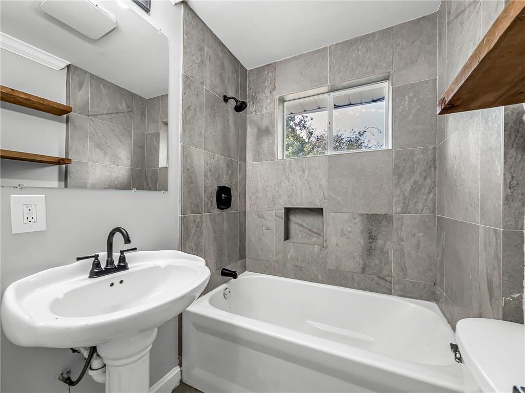 1906 S Ash Avenue Property Photo 14