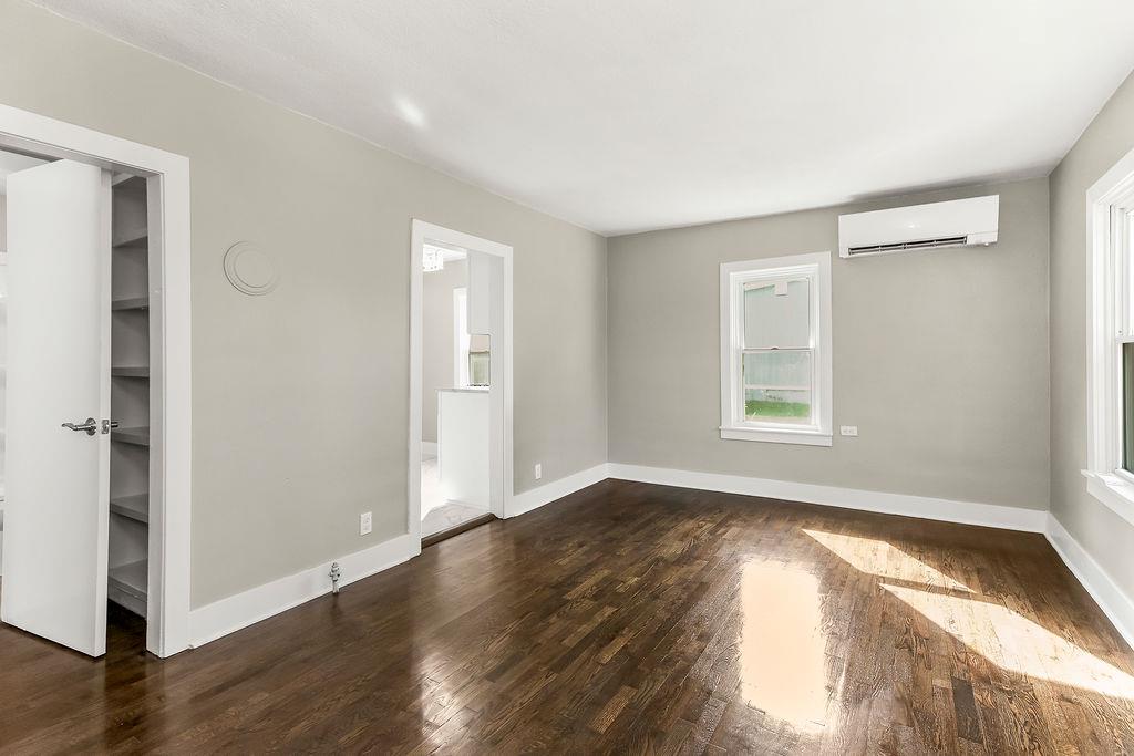 514 N Taylor Street Property Photo 5