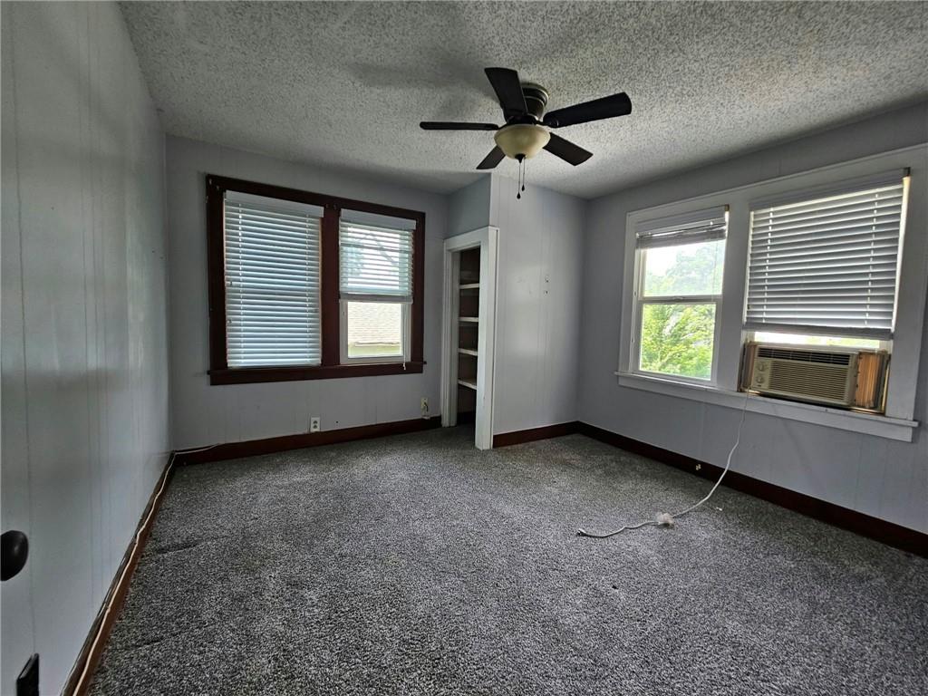 1107 S Maple Street Property Photo 12