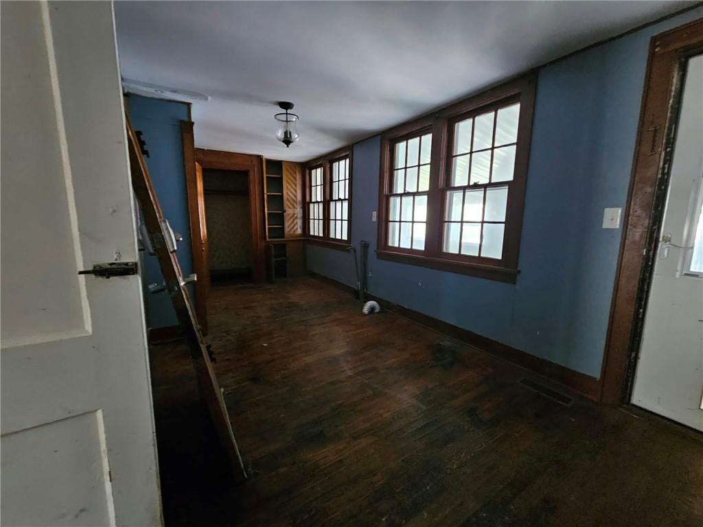 1107 S Maple Street Property Photo 14