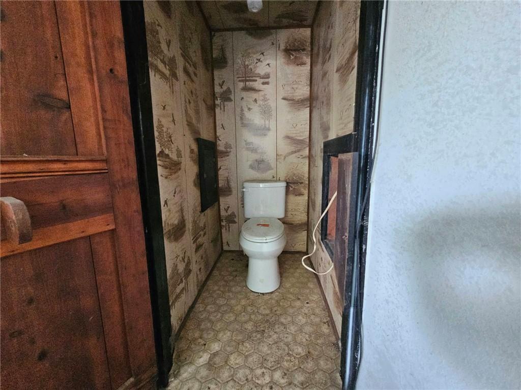 1107 S Maple Street Property Photo 17