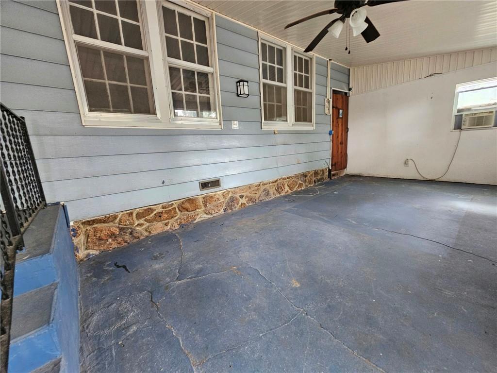 1107 S Maple Street Property Photo 18