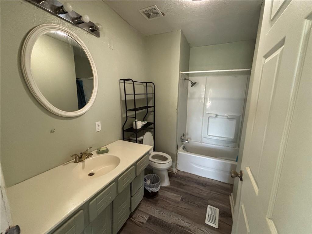 801 Broadway Street Property Photo 7