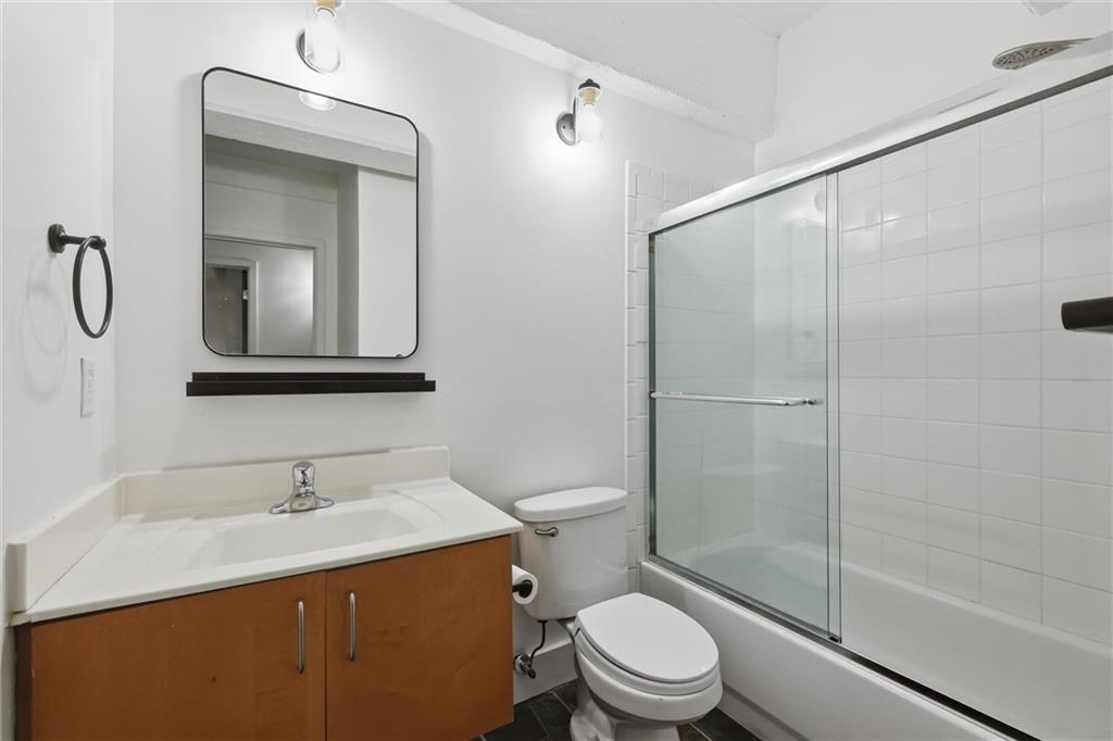 3001 Gillham Road Property Photo 6