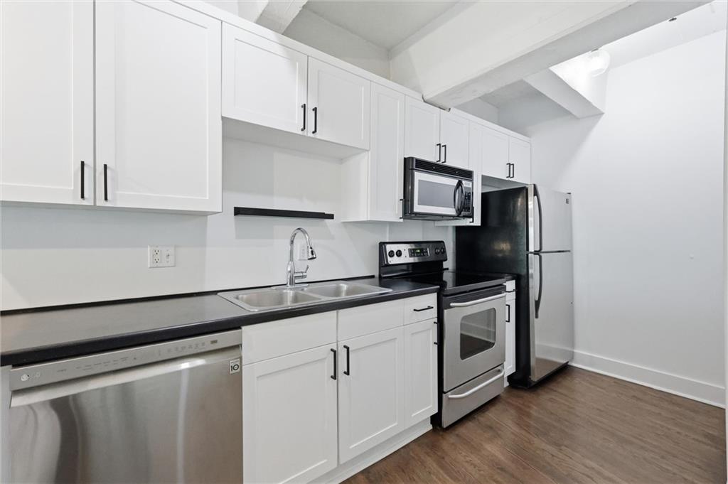 3001 Gillham Road Property Photo 16