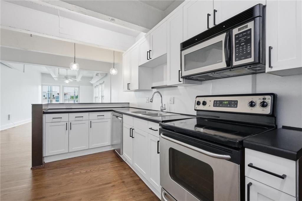 3001 Gillham Road Property Photo 17