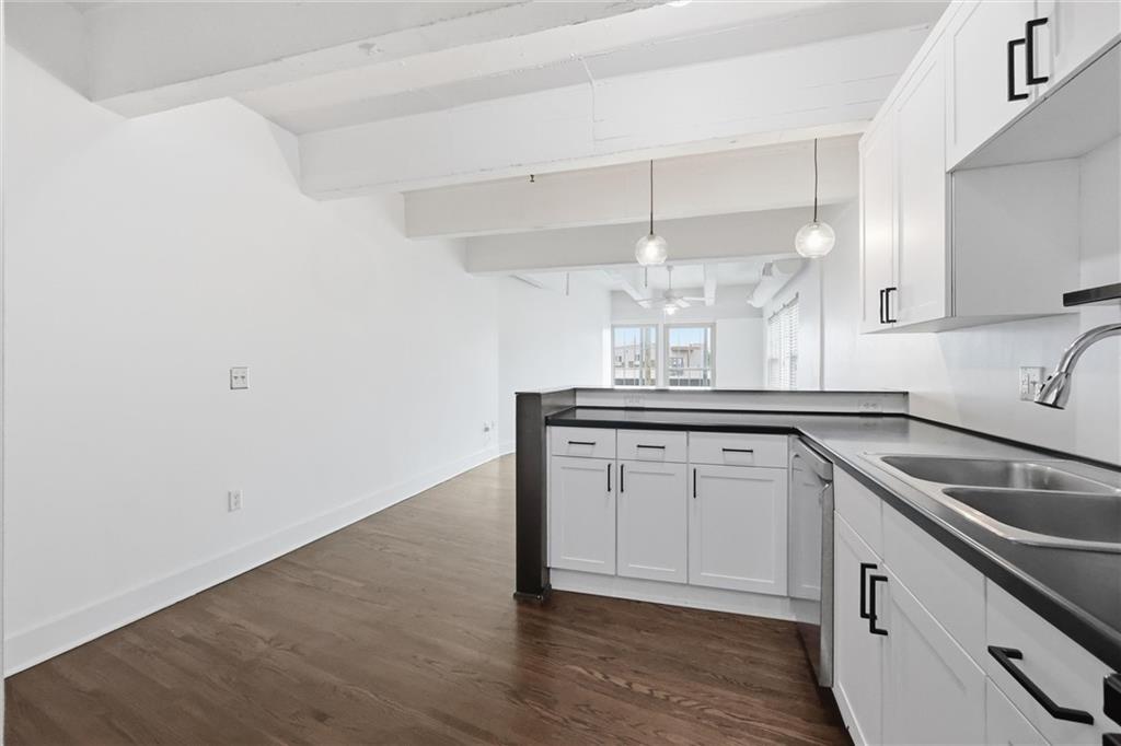 3001 Gillham Road Property Photo 18