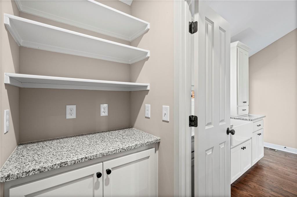 2724 N 21st Place Property Photo 12