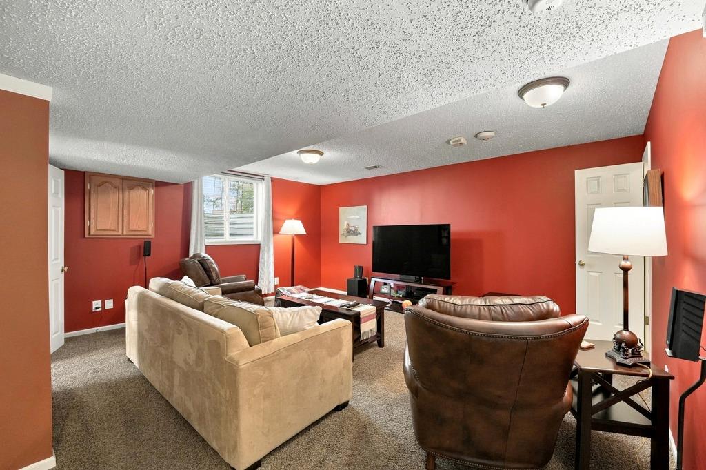 2405 Woodhaven Lane Property Photo 17