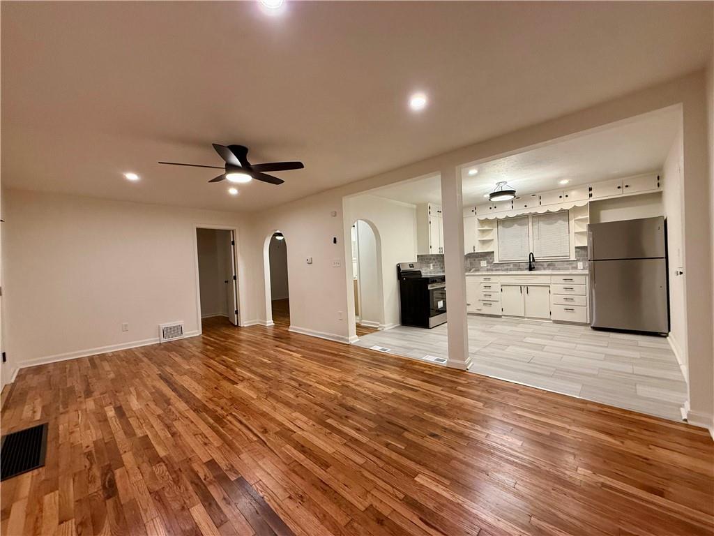 10704 E 34th Street Property Photo 5