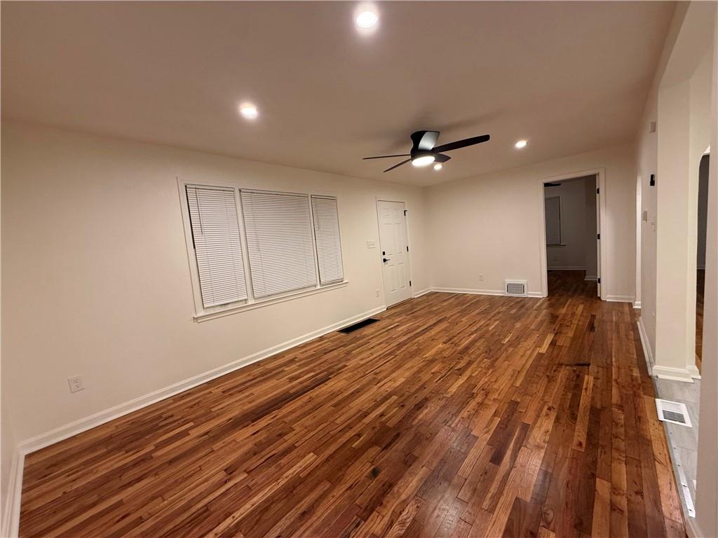 10704 E 34th Street Property Photo 6
